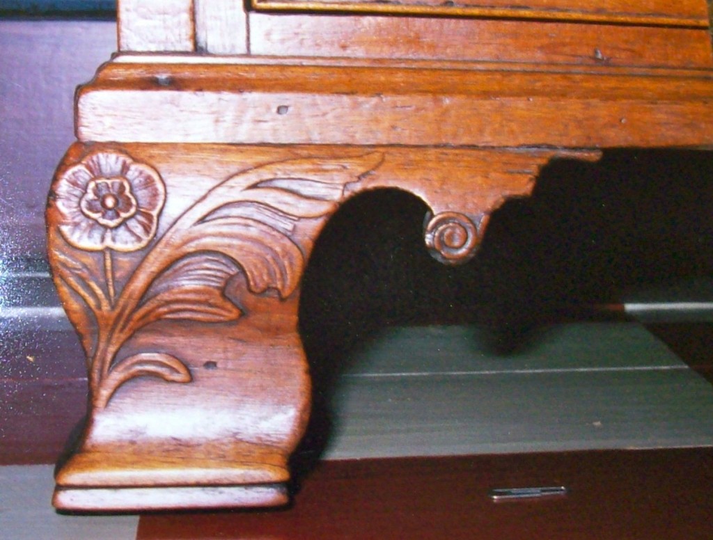 Original Thomas White desk foot detail