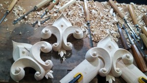 4 corners of a mirror frame in basswood