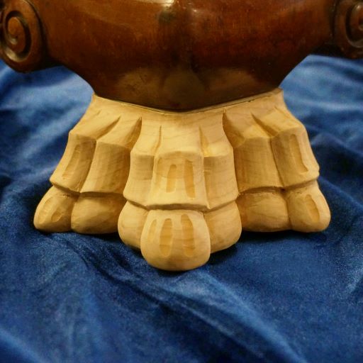 Carving a Durfee Lion Paw Foot