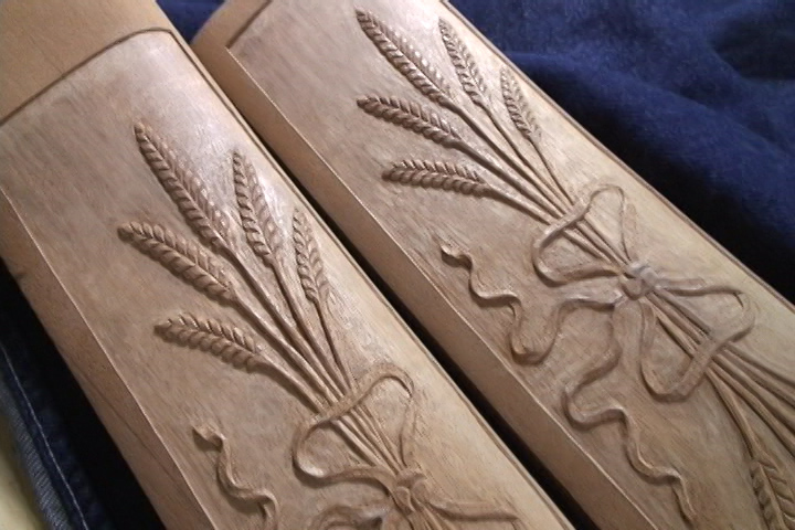 Carving a Duncan Phyfe Styled Wheat & Ribbon Design